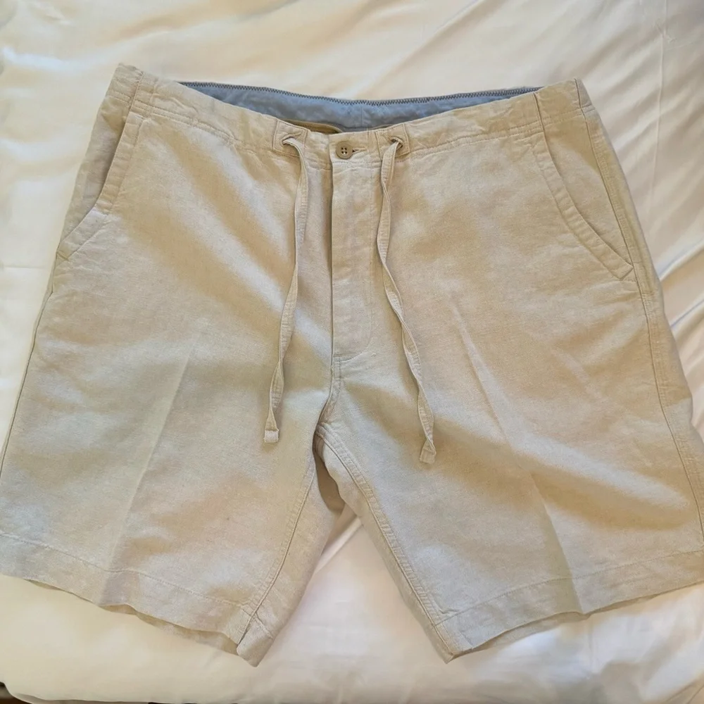 Men Beige Casual Drawstring Shorts